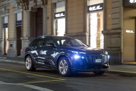 Audi apre gli ordini per la nuova Q6 e-tron